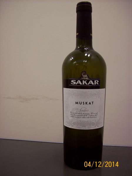 SAKAR MUSKAT, bílé víno polosladké, víno z Bulharska, alk. 11,5% obj.
