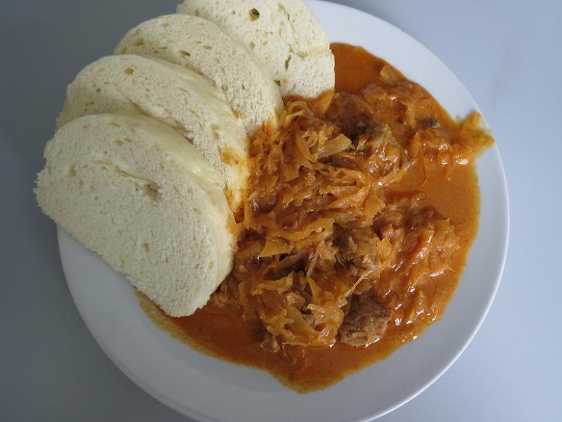 Segedínský guláš special s houskovým knedlíkem