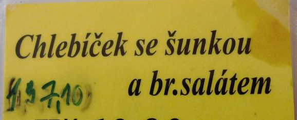 Chlebíček se šunkou a bramborovým salátem