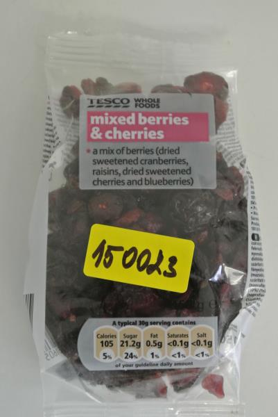 TESCO WHOLE FOODS mixed berries & cherries, Směs sušeného proslazeného ovoce 150 g