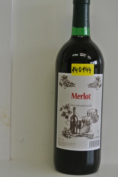 MERLOT, VÍNO ČERVENÉ SUCHÉ, ALK.11% OBJ., VYROBENO V ČR, VÍNO ZE ZEMÍ EU
