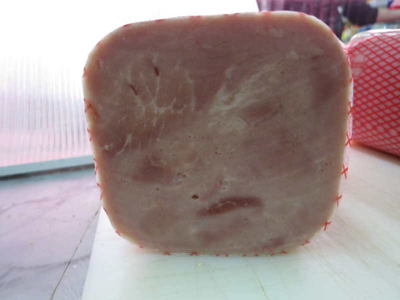 Dušená šunka standartní