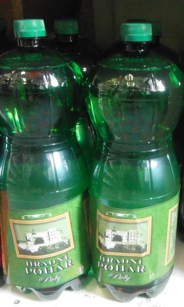 HRADNÍ POHÁR Bílý, Ostatní alkoholický nápoj bílý, z ovocného vína s cukrem a sladidlem