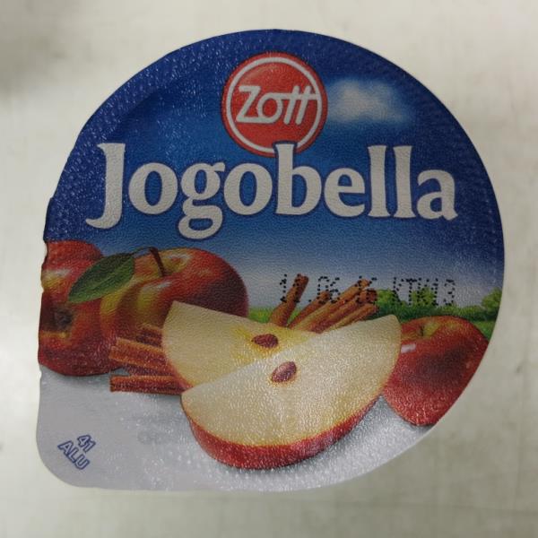 Zott Jogobella pečené jablko, JOGURT S JABLKY A ROZINKAMI