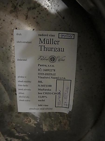 Müller Thurgau, víno bílé bez CHOP/CHZO, sudové, země původu Maďarsko, alk. 11,0%