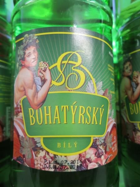 Míchaný alkoholický nápoj bílý, BOHATÝRSKÝ BÍLÝ,objem: 2L, obsah alk.:11%obj., obsahuje oxid siřičitý