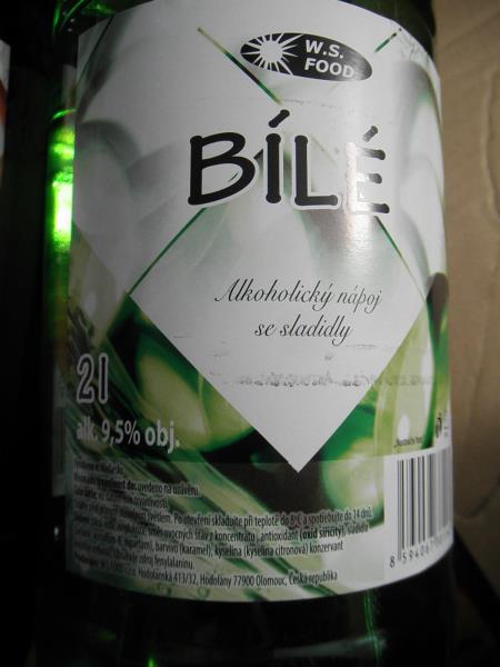 BÍLÉ, ALKOHOLICKÝ NÁPOJ SE SLADIDLY