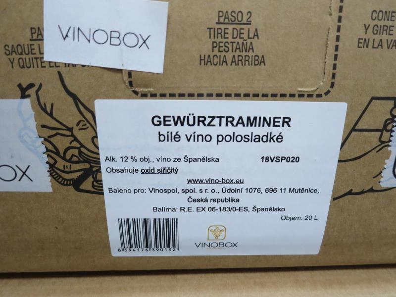 Gewürztraminer, bílé víno polosladké, alk 12 % obj., víno ze Španělska
