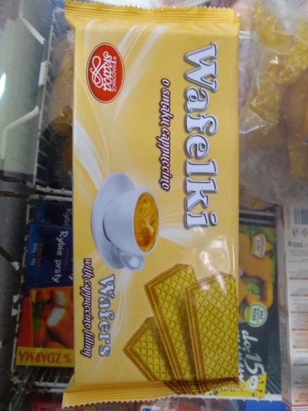 Wafelki o smaku cappuccino PLNĚNÉ OPLATKY S NÁPLNÍ S CAPPUCCINO PŘÍCHUTÍ  (70,3%)