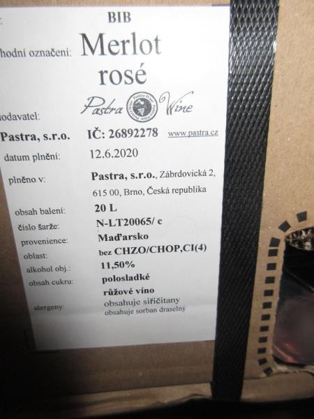  Merlot Rosé, víno růžové polosladké, víno bez CHZO/CHOP, alk. 11,5 % obj.