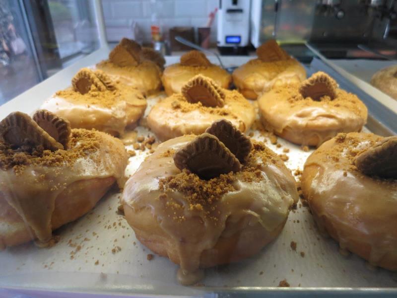 Donut KARAMELOVÝ LOTUS VEGAN
