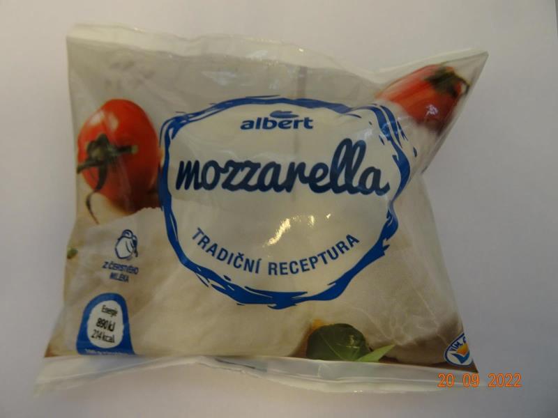albert mozzarella Pařený nezrající sýr v mírně slaném nálevu.
