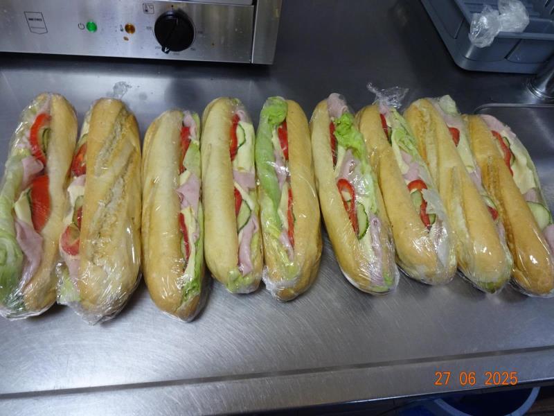 BAGETA ŠUNKA SÝR  VELKÁ 240 g