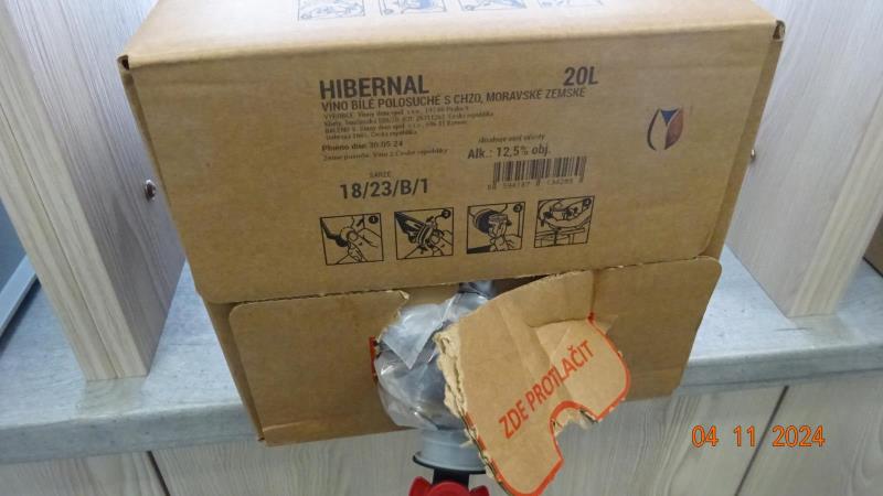 Hibernal, víno bílé polosuché s CHZO, moravské zemské, alk.12,5%obj.