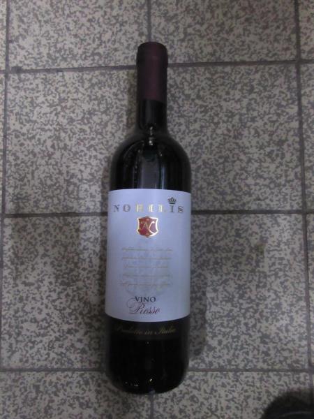 NOBILIS VINO ROSSO ČERVENÉ VÍNO, OBSAH ALKOHOLU: 10,5%, VYROBENO V ITÁLII. ZEMĚ PŮVODU ITÁLIE