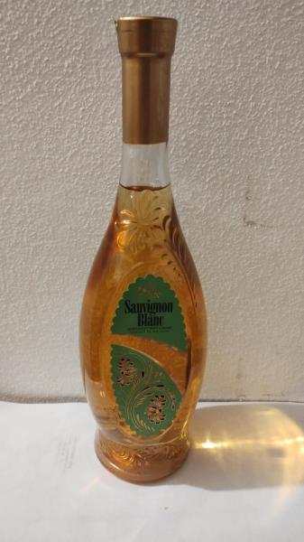 Sauvignon Blanc, bílé polosladké víno, vyrobeno v Moldavsku, alk. 11,5 % obj.